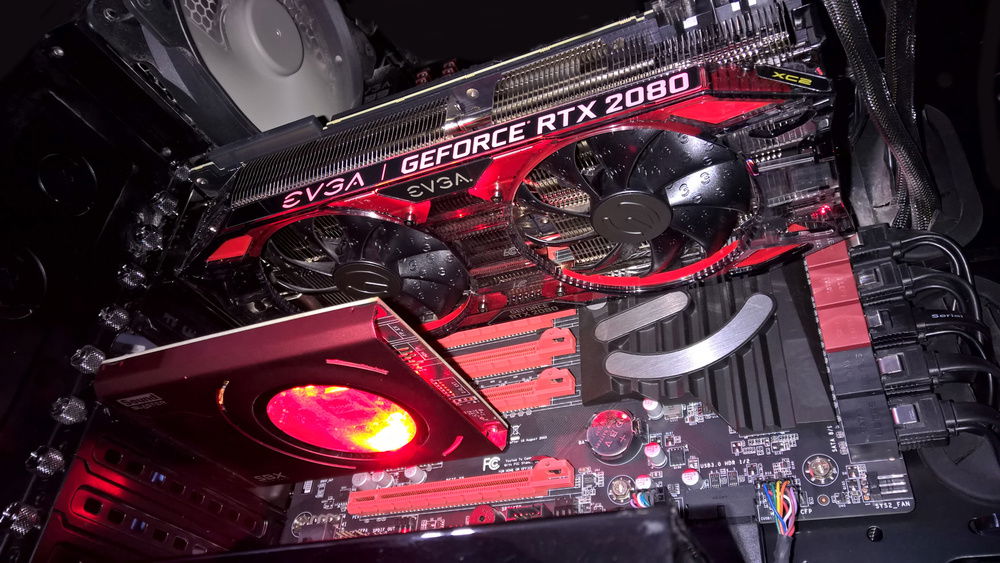 RTX 2080 & SBZ
Underneath flash still photo