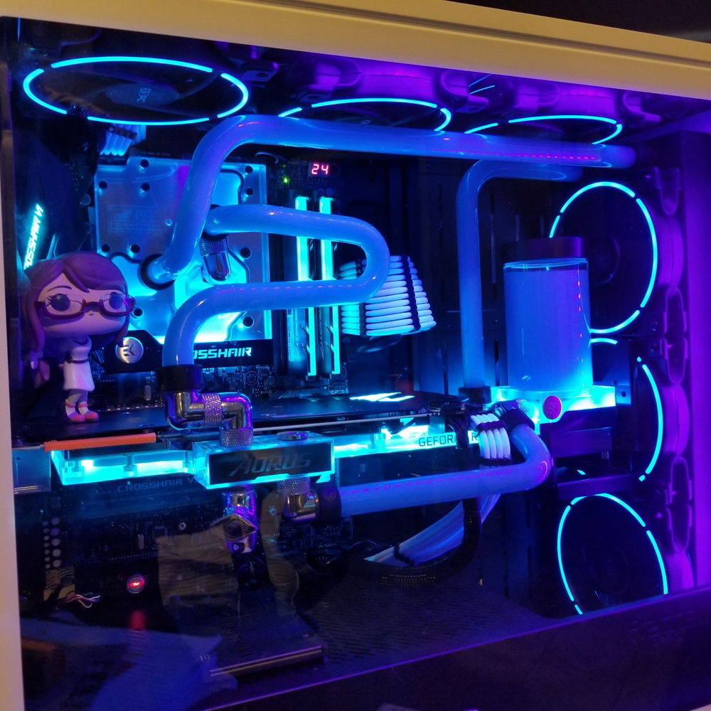 Finally got all the fans lit up and synced together....took an 8bway splitter! Lol