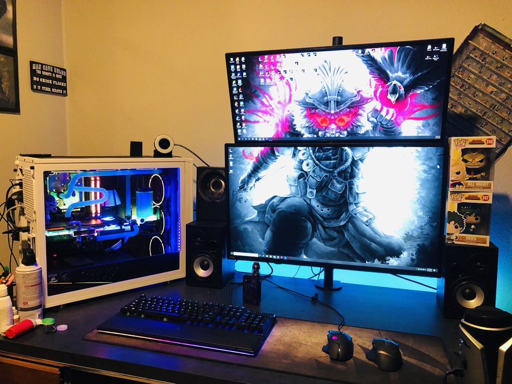 Changed the setup a bit and got the new Razer Huntsman Elite as a gift recently and upgraded my mouse to the G502 Hero...putting some money aside right now for the upgrade to x570/3900x and adding 16 more gigs ram and a second Aorus xtreme wb 2080 for some nvlink goodness