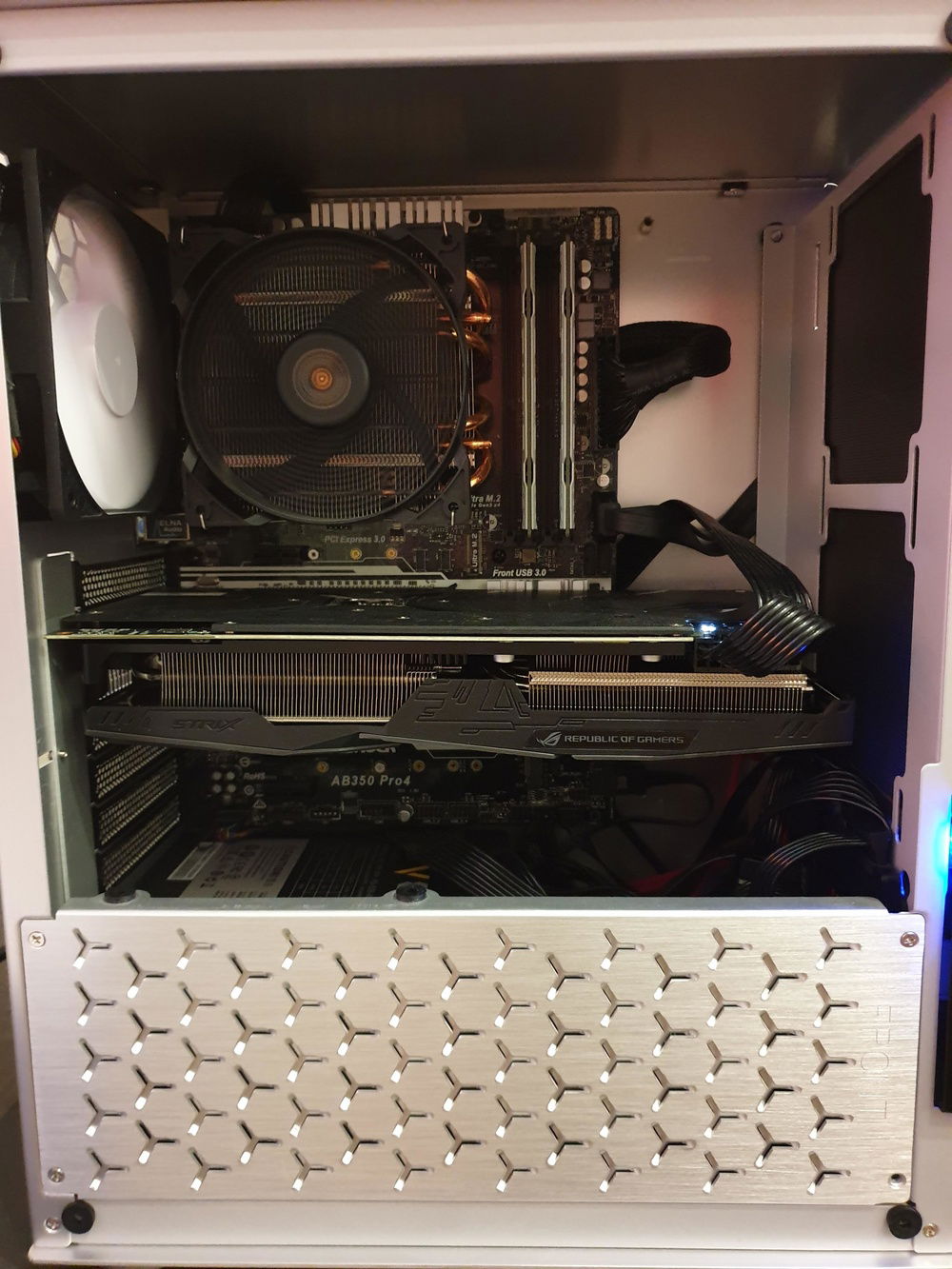 sideview with PSU cover