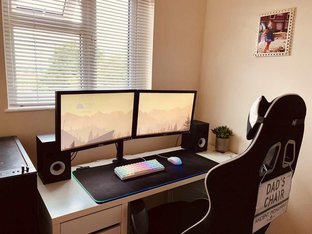 Moved house ,got a few things for the setup to make it look clean