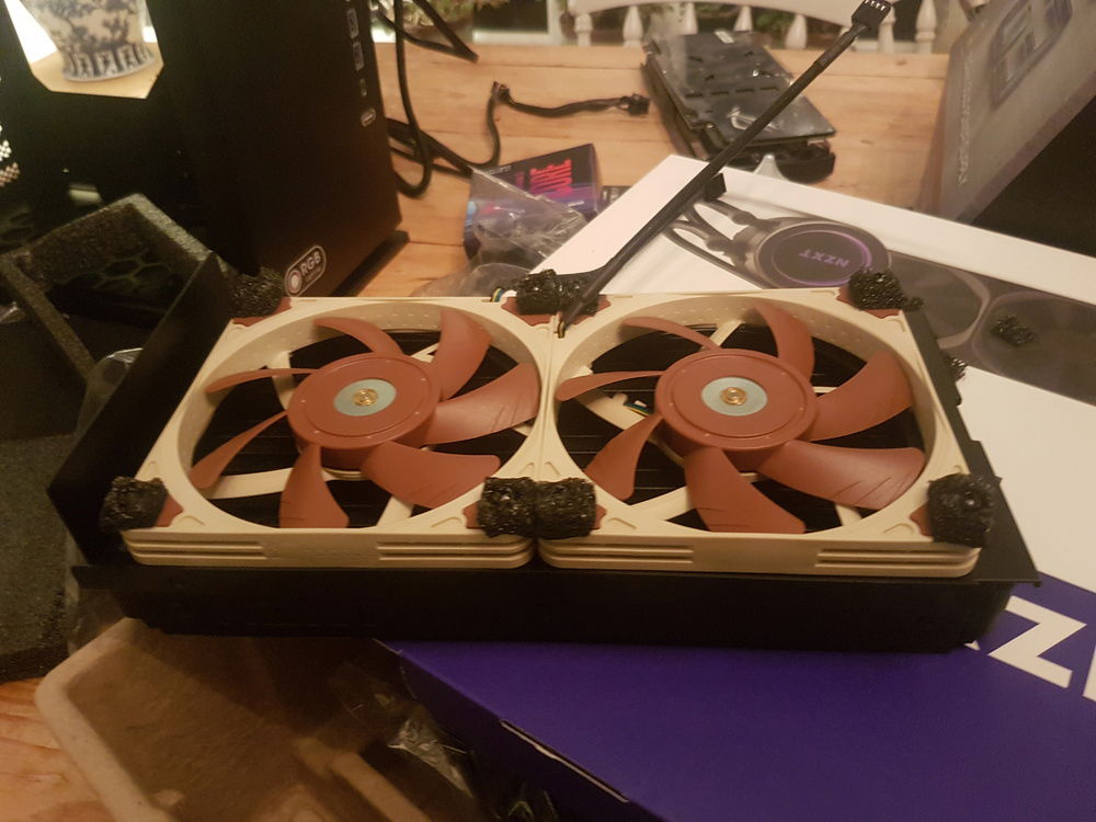 These are the push fans for the AIO radiator. They were the slimmest PWM fans i could find and they are hidden behind the radiator mounting plate so they are invisible in-situ.