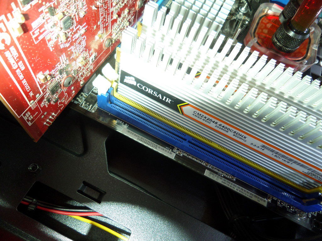 Retro PC in a modern case » builds.gg