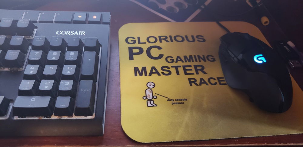 PCMR mouse pad!!!! and my mouse