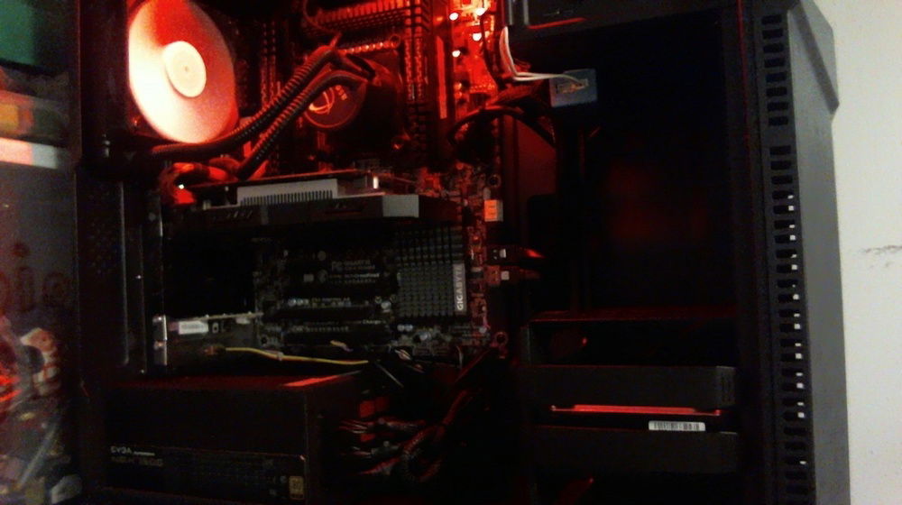 the overall design of the build, a LOT of old parts in there, lol Also forgive the cooler position, was in a rush to get my cooler back on after re-applying thermal solution