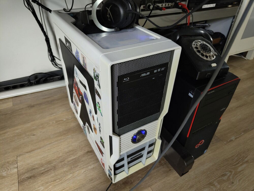 yes i still use CD´s and Bluerays.