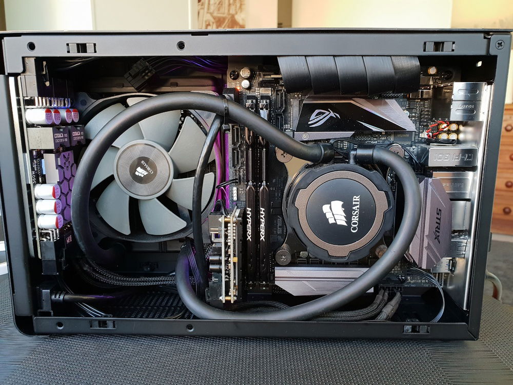 Internals of the Dan Case a4 with a 120mm corsair aio