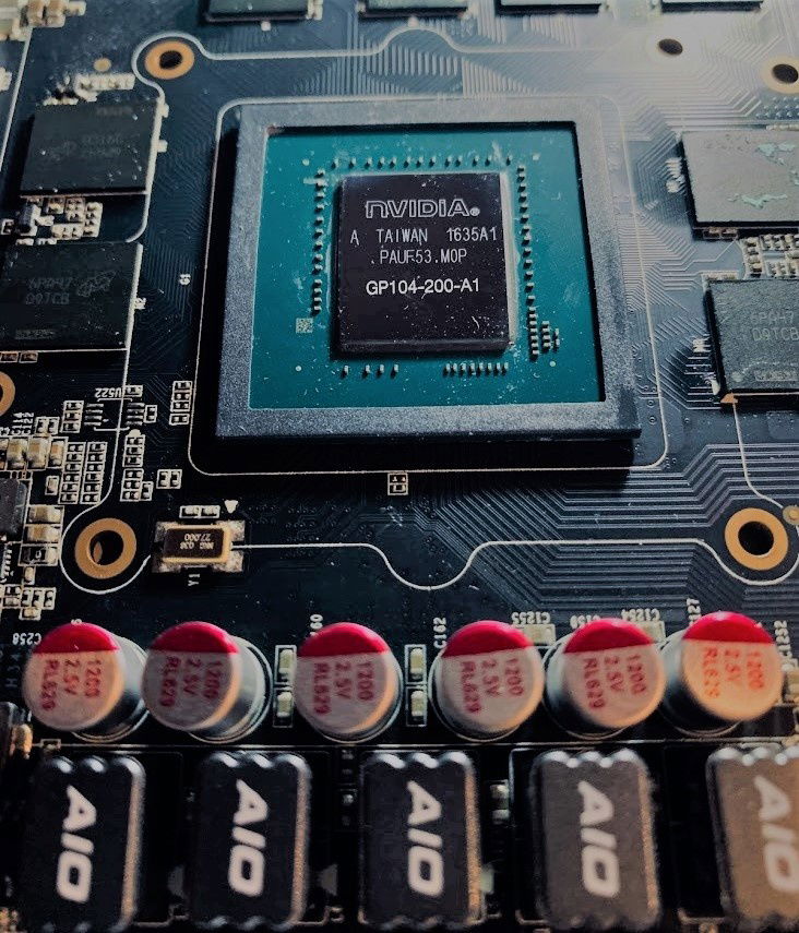 Re-applying the thermal paste on the GPU