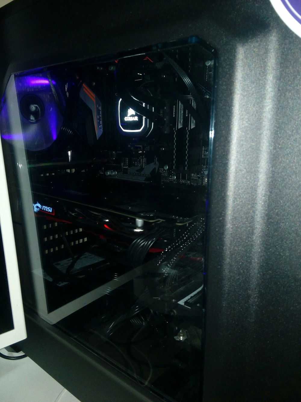 Just get to see a quick snippet of what's inside, I don't really have any decent photos from when I cleaned it.
