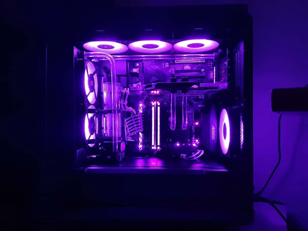 Not the biggest fan of RGB but these Vardar fans are just crazy looking...