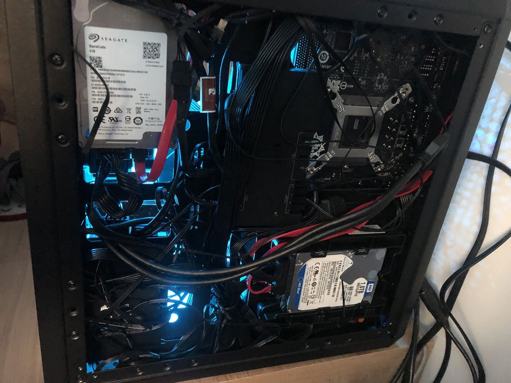 Hidden rear cable mess