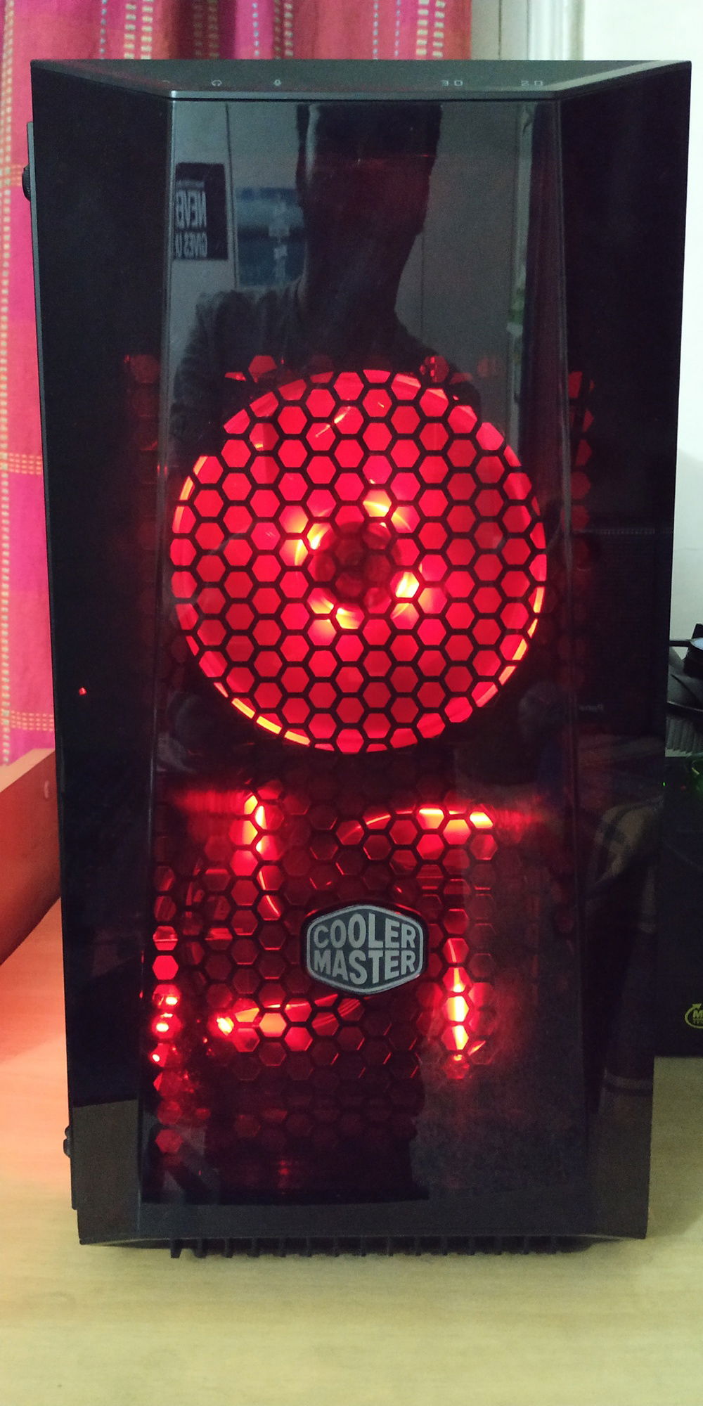 Front panel.
Please excuse my reflection lmao