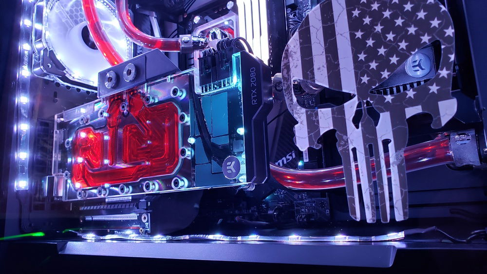 The strategically placed EKWB logo