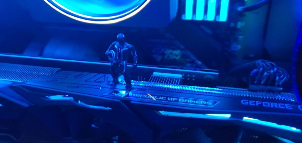 Sam Flynn under AMD Wraith Cooler