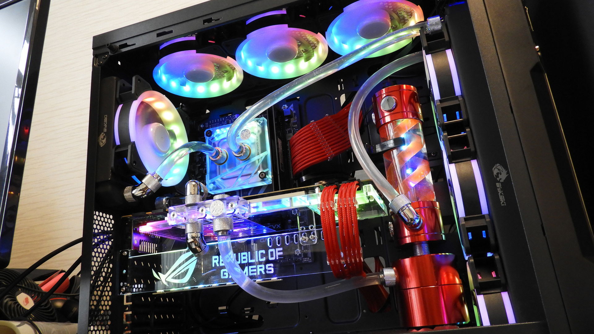 Soft Tubing Gaming PC » builds.gg