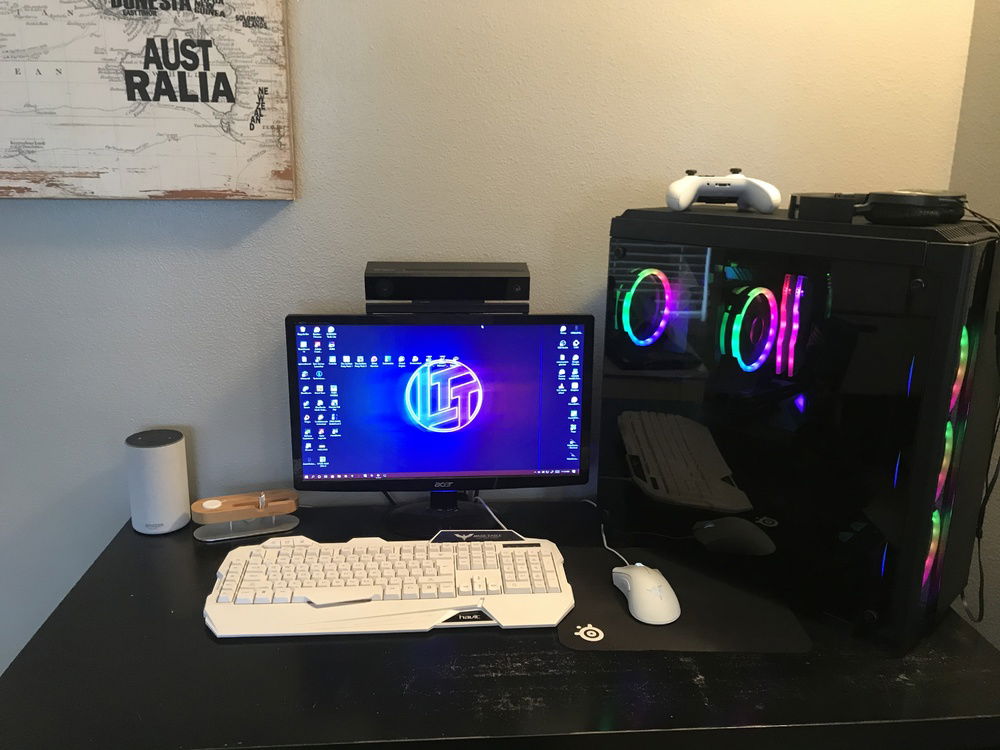 The whole set up. Background provided by lttstore.com ;)