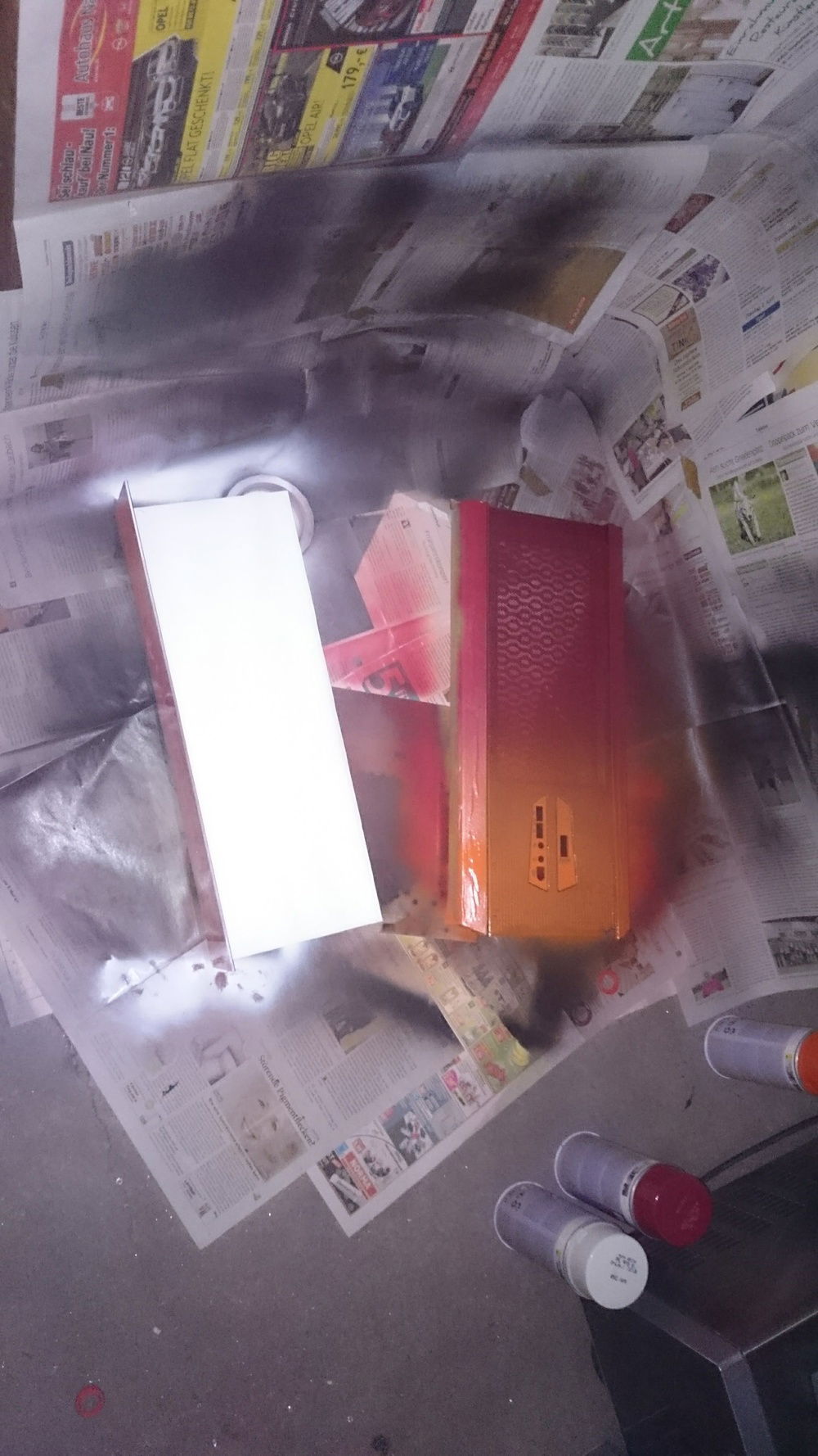 and the first layer on some parts :) this is my first ever paintjob. hope it goes well