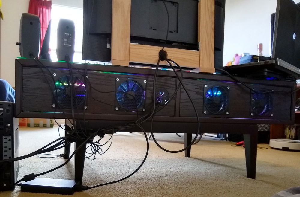 Back, external cable management(or lack thereof)