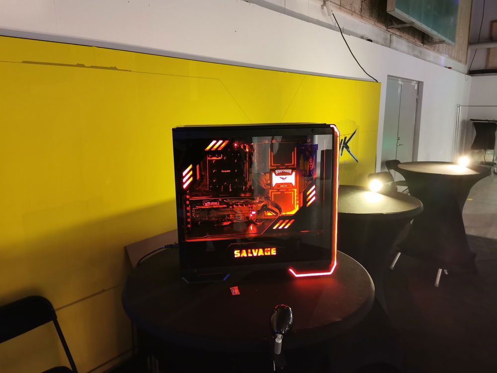 Salvage at Dreamhack Casemod Dreamhack Winter 2019