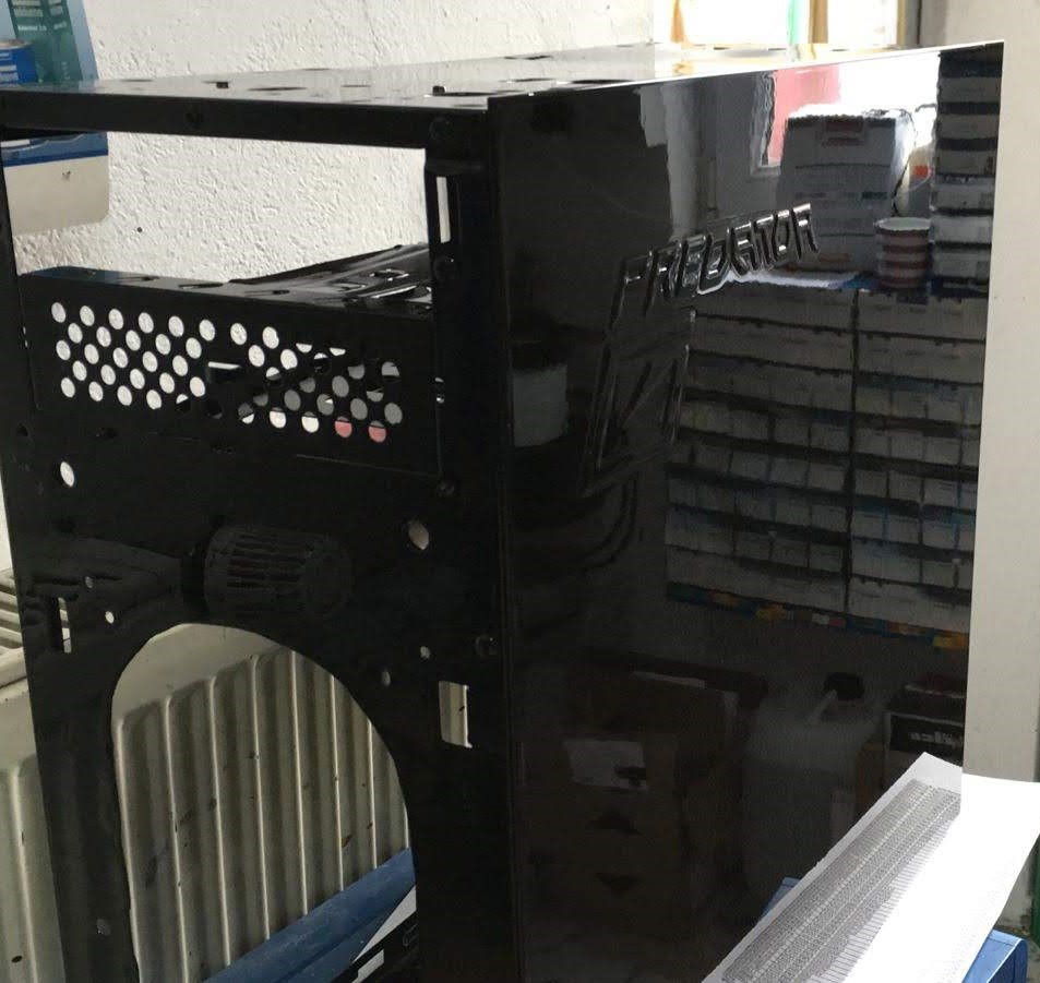 giving it some new paint. the right side "Predator" stays for retro feeling^^