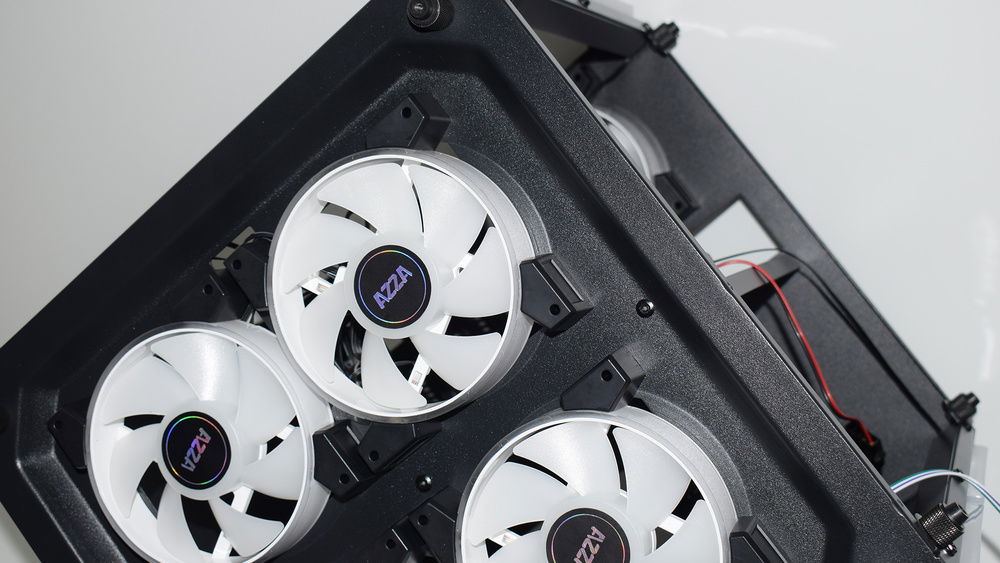 AzzAmazing 802F by Seelenwolf
Azza 820F Cube with ID-Cooling AURAFLOW X 240