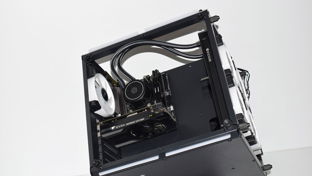 AzzAmazing 802F by Seelenwolf
Azza 820F Cube with ID-Cooling AURAFLOW X 240