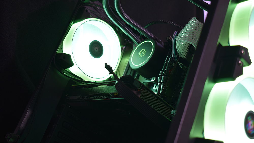 AzzAmazing 802F by Seelenwolf
Azza 820F Cube with ID-Cooling AURAFLOW X 240