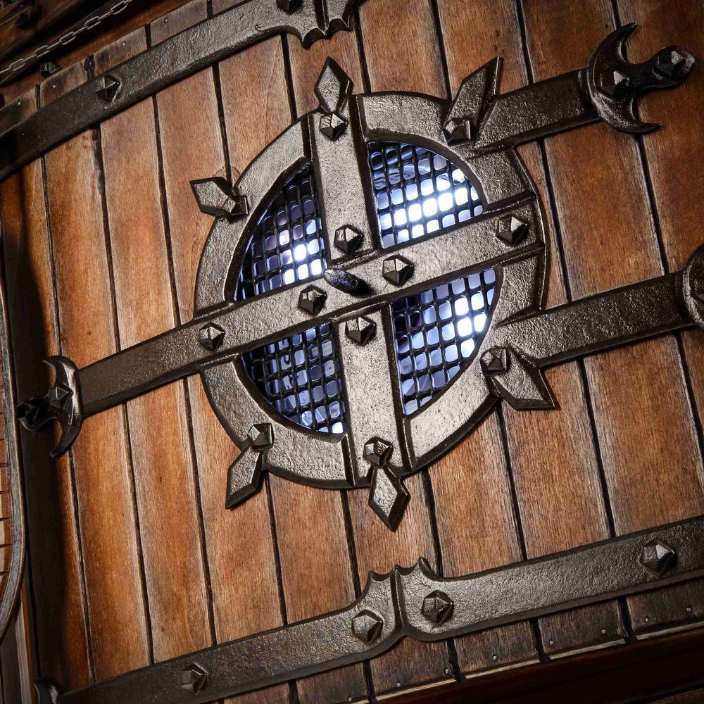 i mixed water wased and solvent based paints to get the iron welded look. they take ages to dry properly then but do dry at different times, they react and give astructured look. it actually works. everyone thinks they are real forged iron casts.