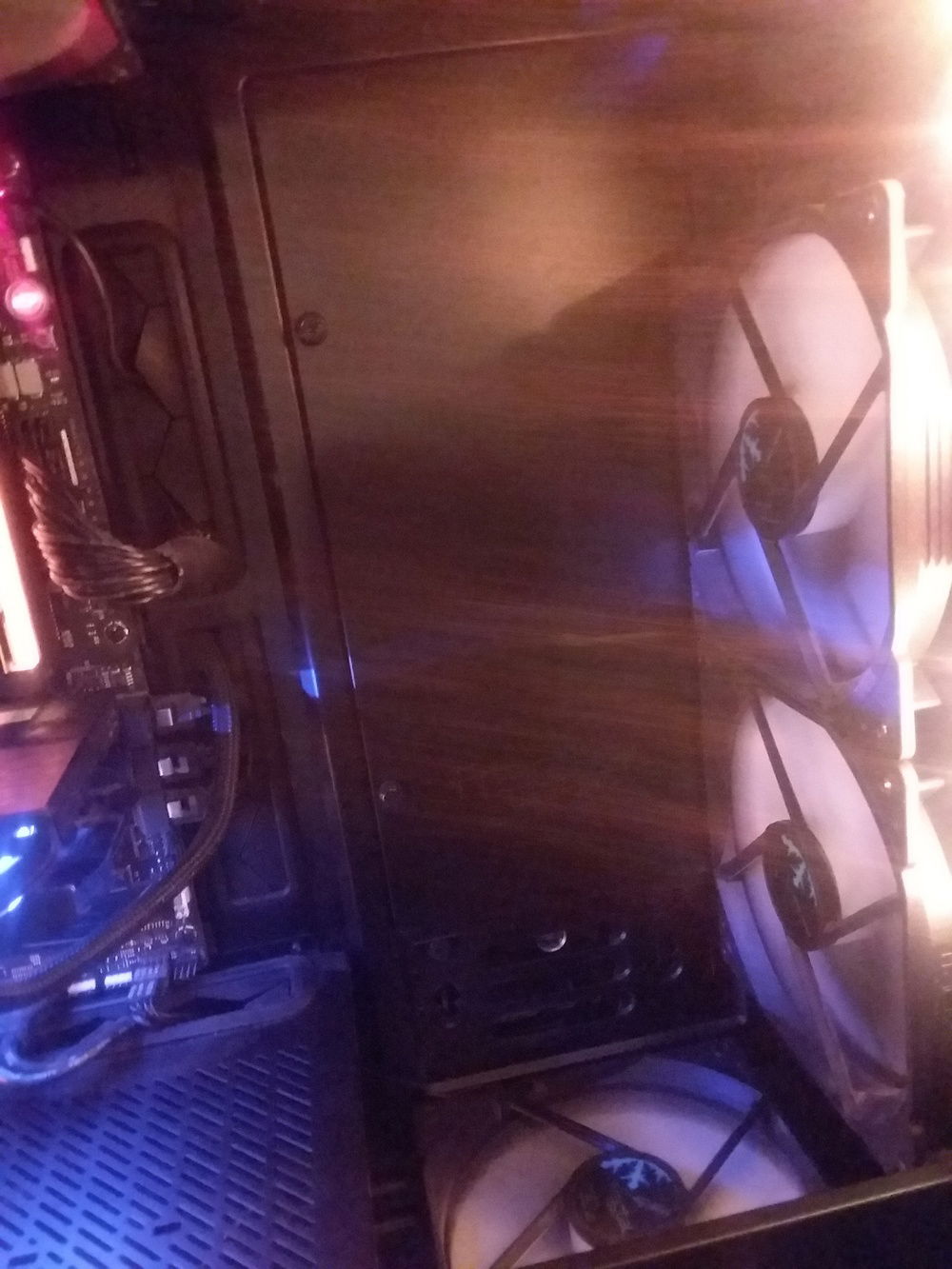 6   140mm case fans total. two front one bottom (intake), two top one rear (exhaust)