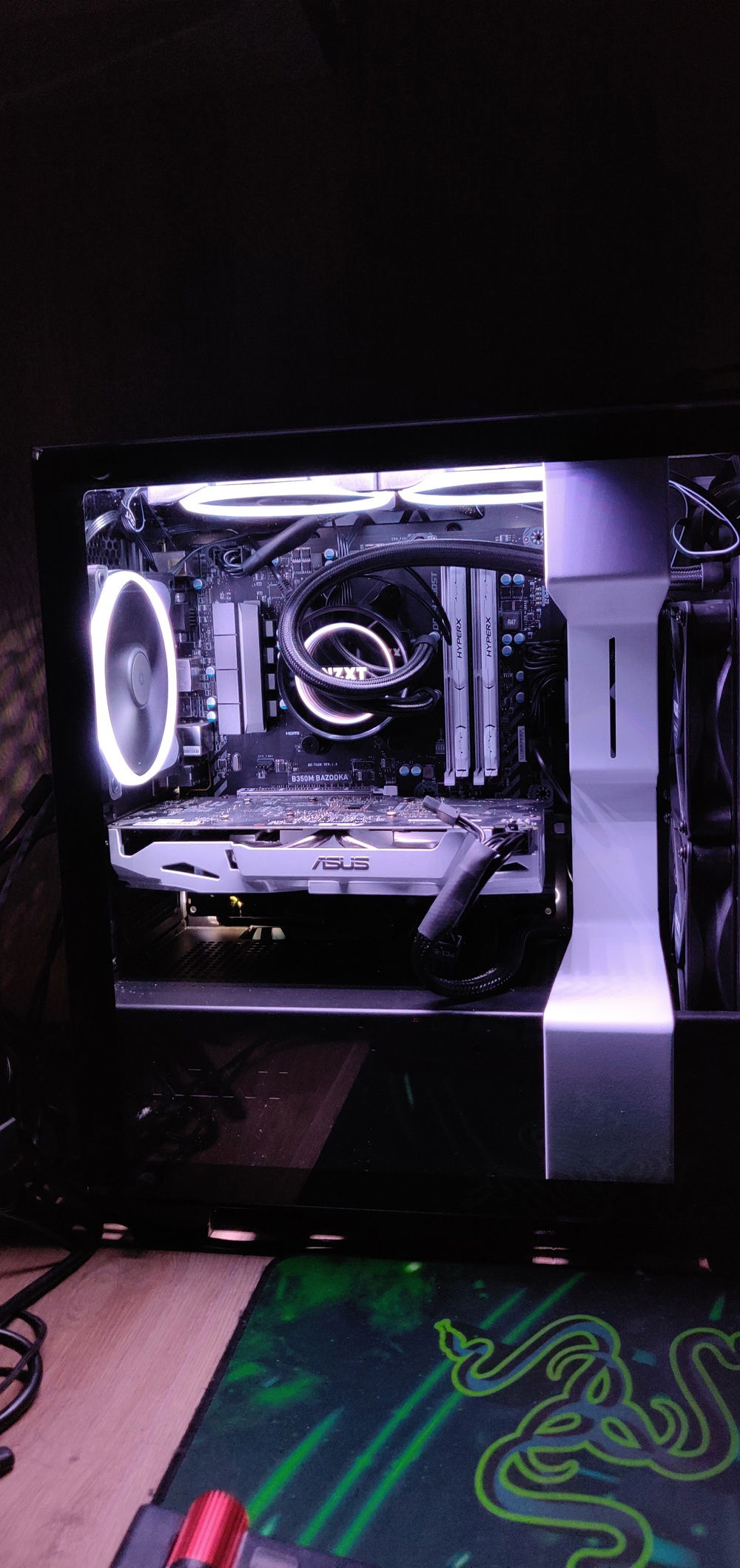 Side shot of the finished build (without Phanteks Cable Extensions)