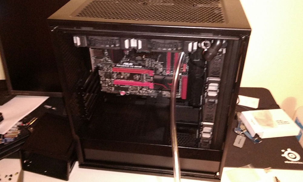 Radiators fitting nicely. The run from the top rad to the front was a pain in the ass