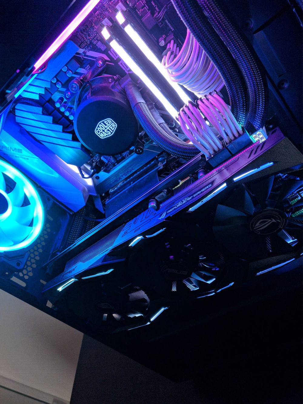 White Accents and RGB » builds.gg