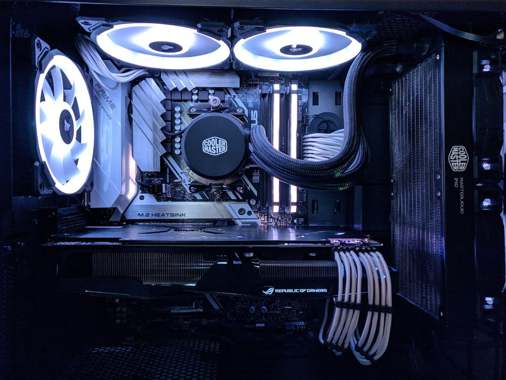 White Accents And Rgb Buildsgg