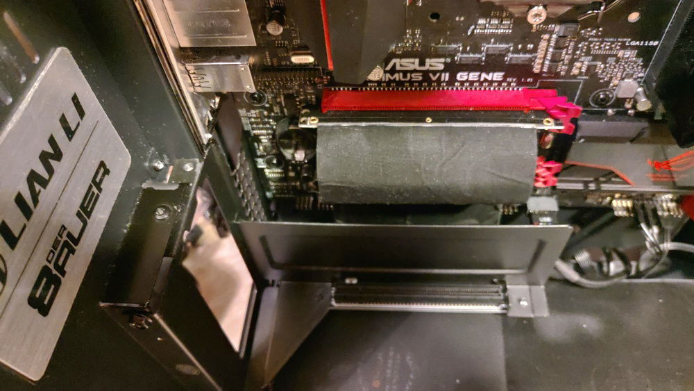 Vertical GPU bracket
