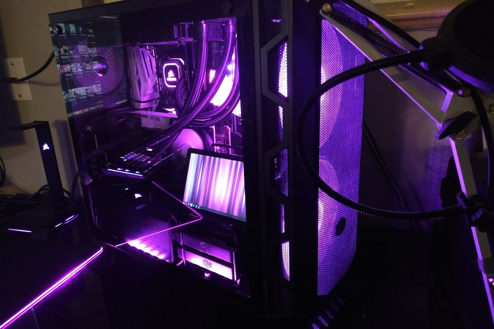 The 200MM fans are just kinda not the right color