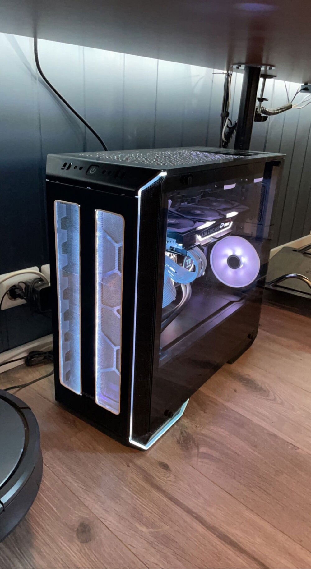 Have drilled a few hundred holes in the top panel, and did add 2 big holes in the front for more airflow, -10 degrees celcius with the modded front panel.