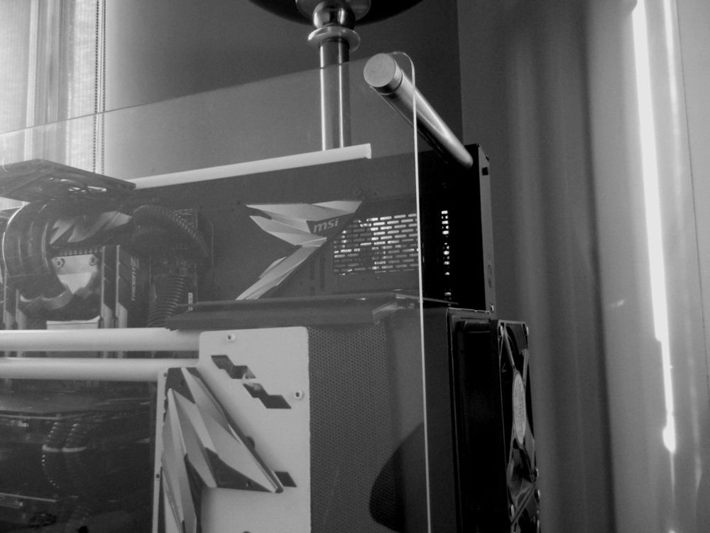 Thermaltake Core P5 with glass mounted