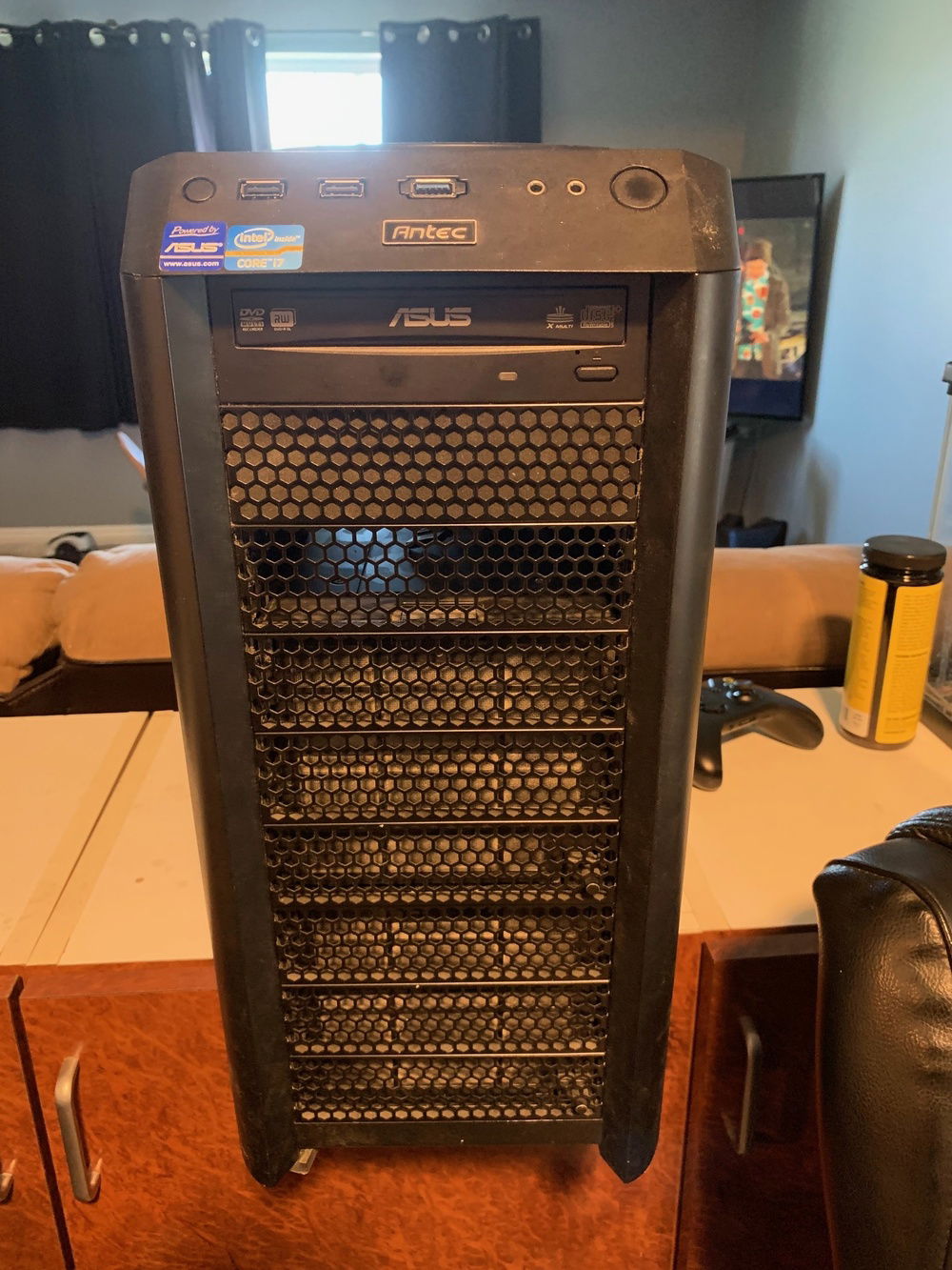 Front side- 3 BLUE 120 MM fans