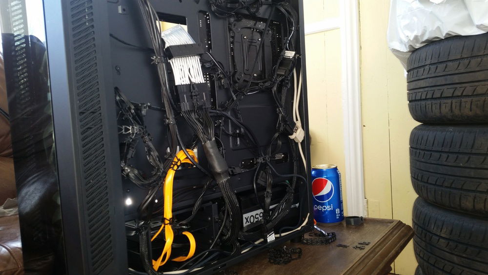 Back Cable Management.