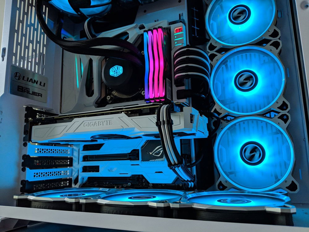 #snowedinmuhcomputer (Old photo)