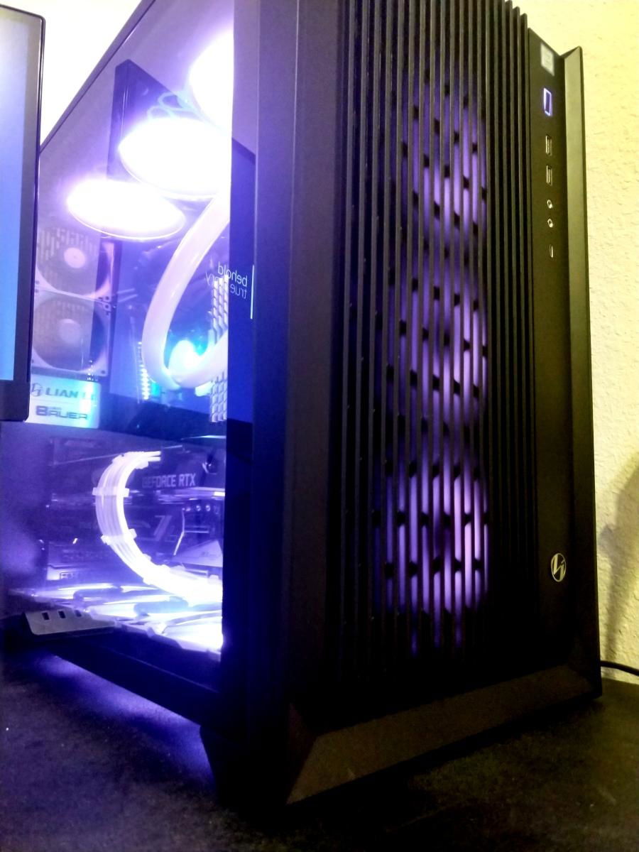 Another pic that includes the front fans/panel.