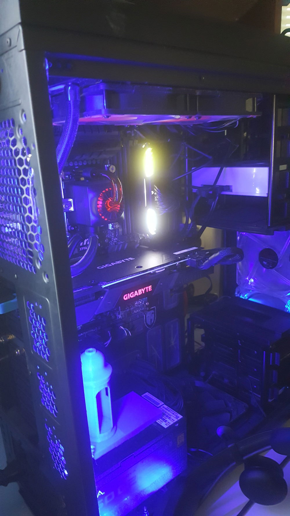 picture meant to show rear angle inside the case
