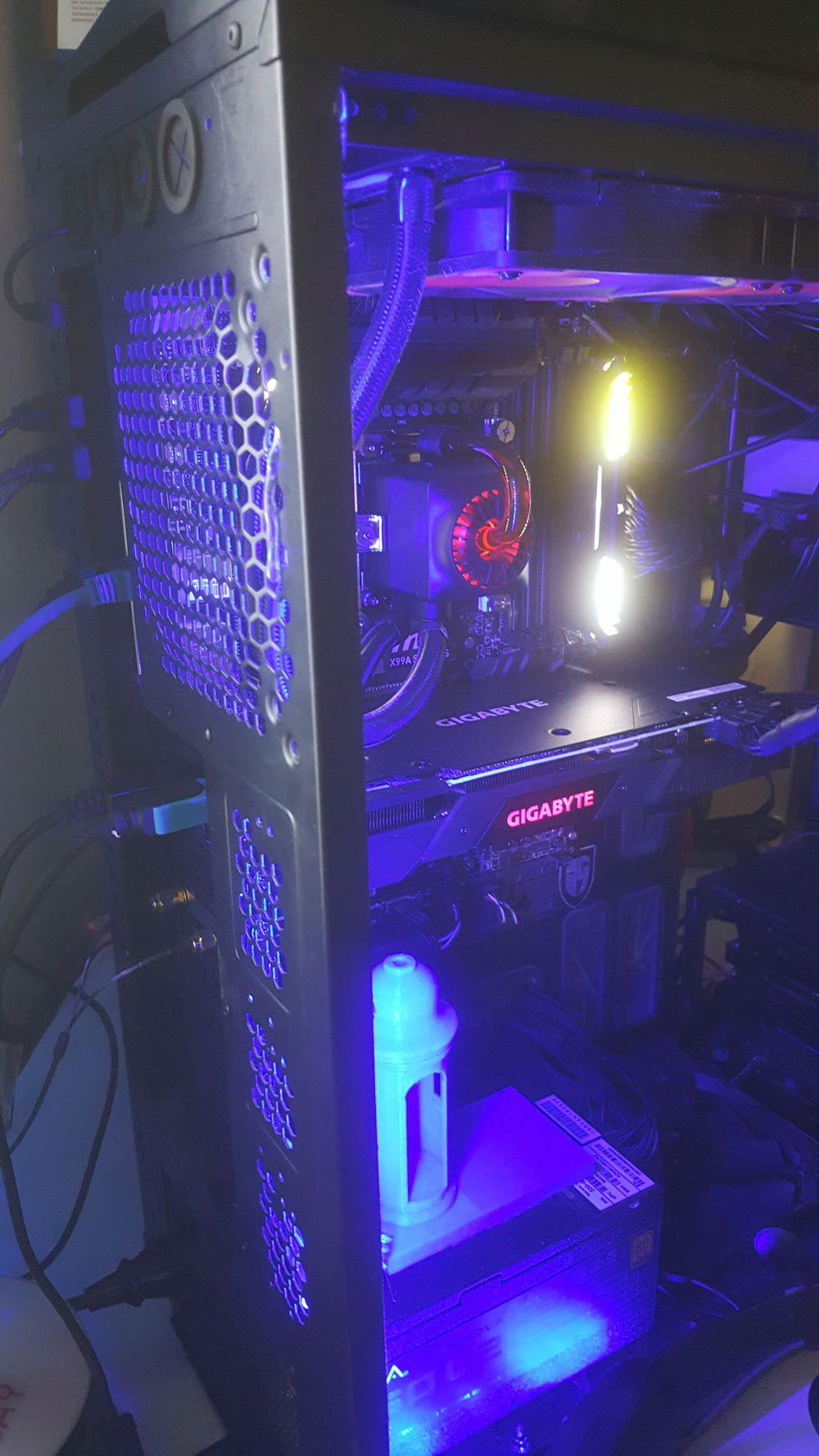 picture meant to show some connectivity in the back while showing the rear view inside the case