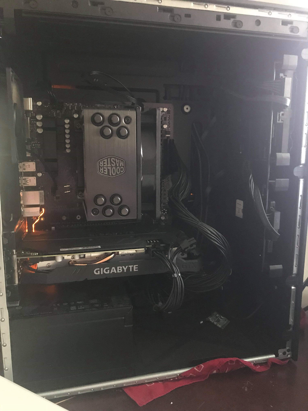 OUTDATED prior to 5/10/19 - Yes i know the cooler logo is upside down, this build will be completely overhauled in the next few weeks, im aware it looks like trash lol, it wont soon :)