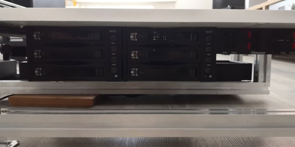 Rack chassis reinvented - just cheaper. :)