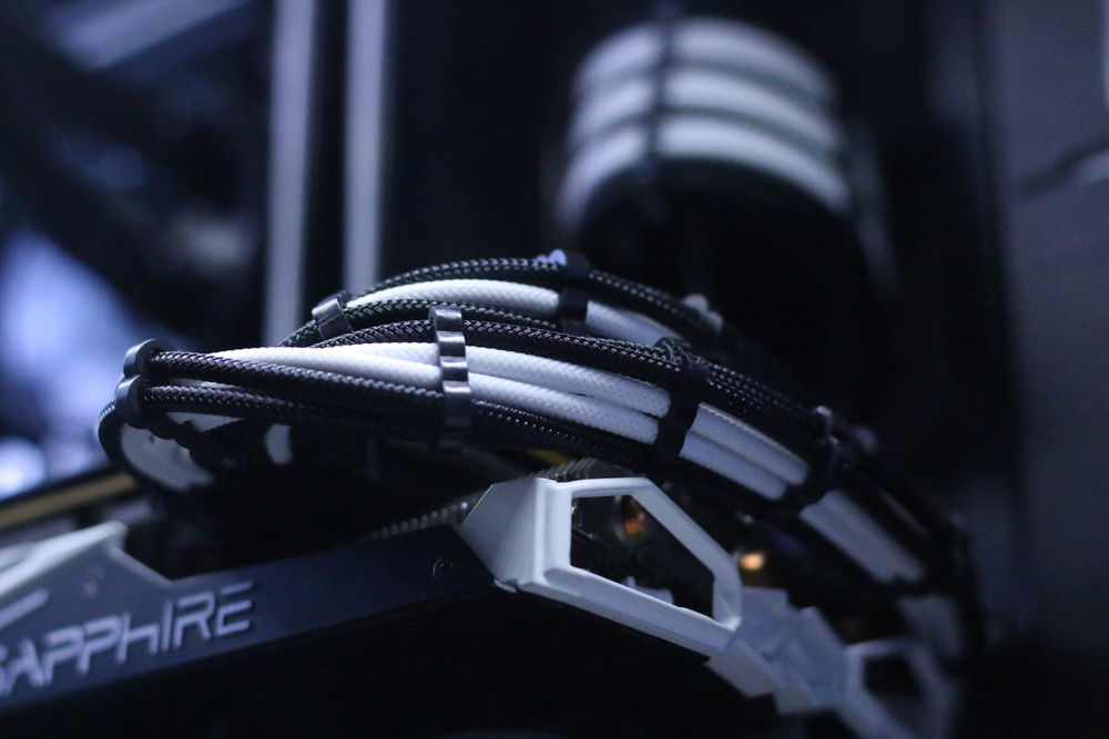 Detail shot of the CableMod PRO Series extention for the top GPU.