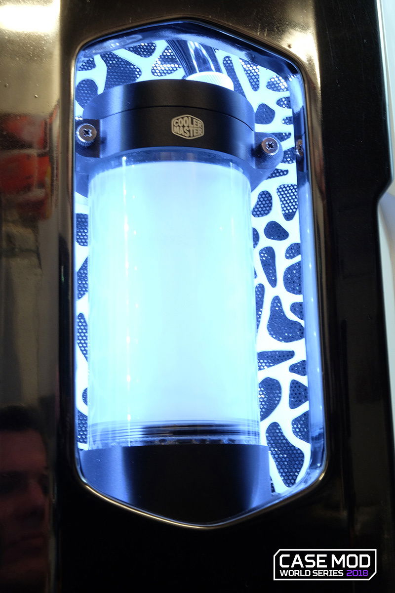 Cooler Master reservoir with the swirly goodness of Primochill Vue coolant