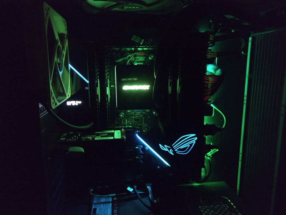 Default lighting, mobo, pump and case synced.