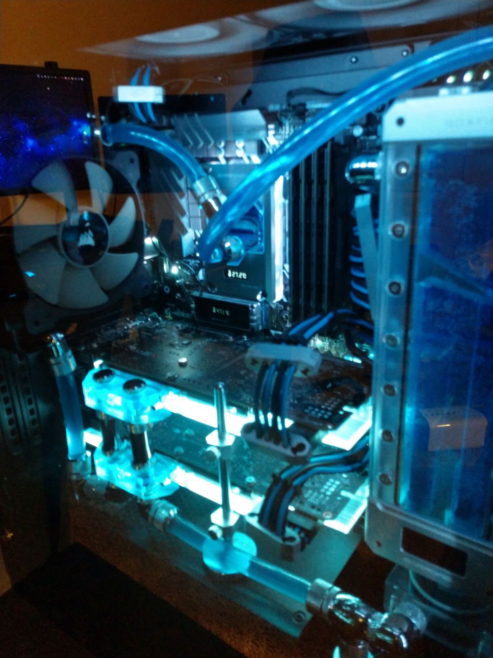 For those Wondering the wire underneath the reservoir is loose. So my temp gauge is not on. If I ever get bored and have the time I'll go back and fix thst