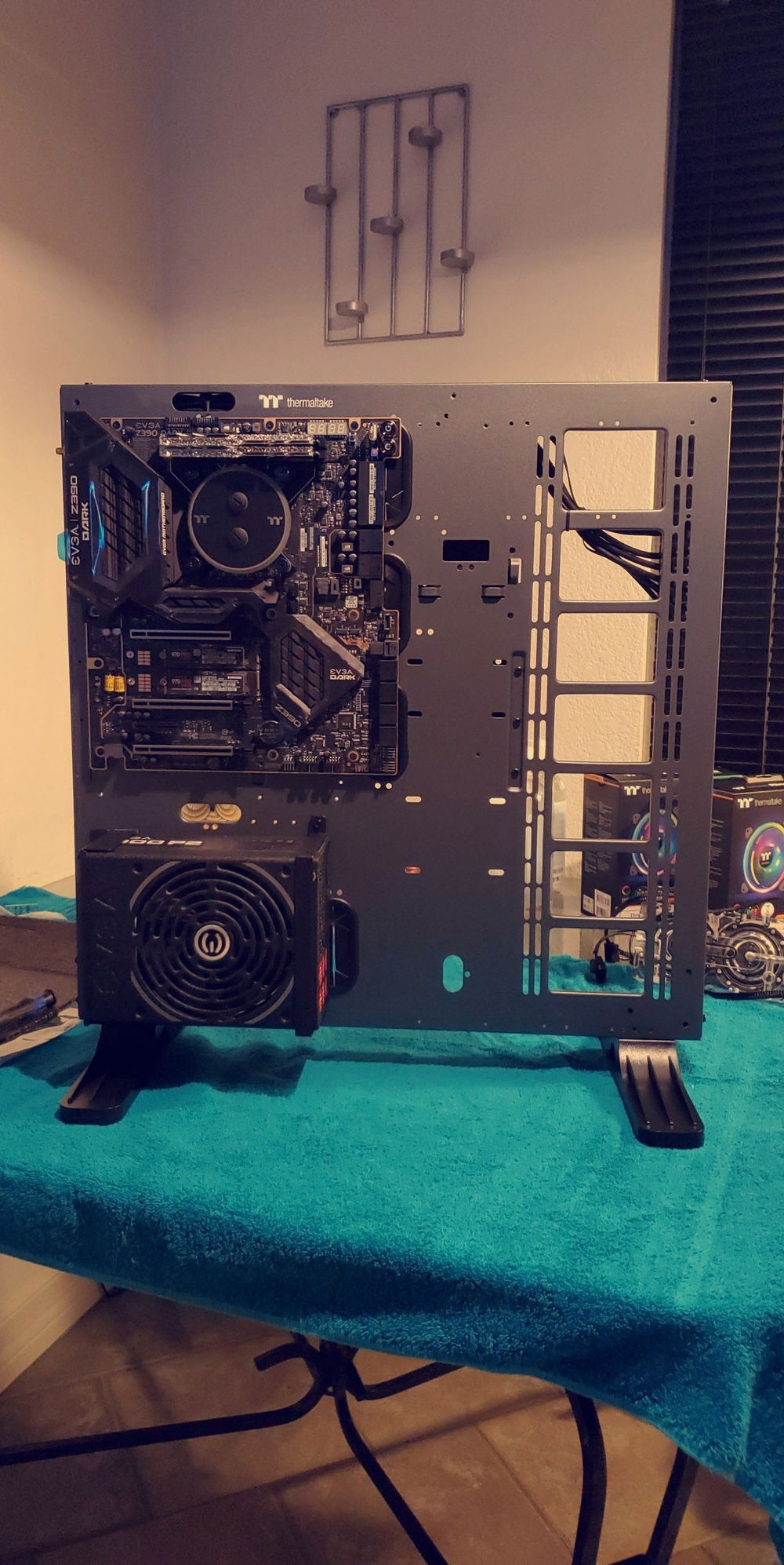 Motherboard w/ Tt CPU block. Trident Royal and Samsung 970 pro 1Tb x 2